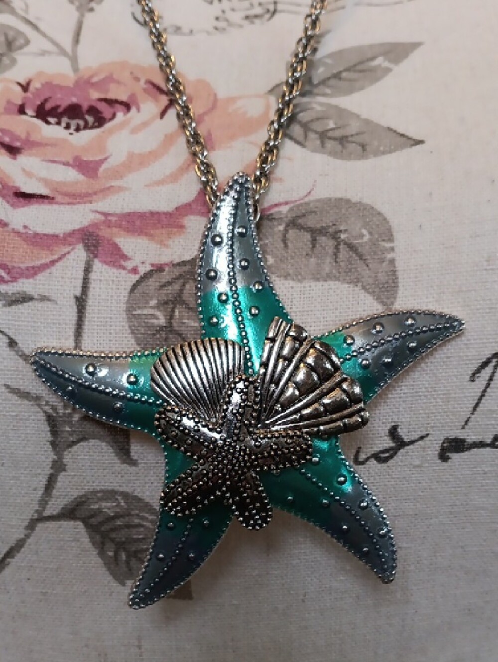 + Starfish Shell Large Pendant Statement Necklace - Picture 3 of 7